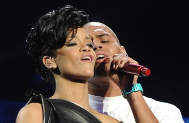 Rihanna rivela in che rapporti è oggi con Chris Brown