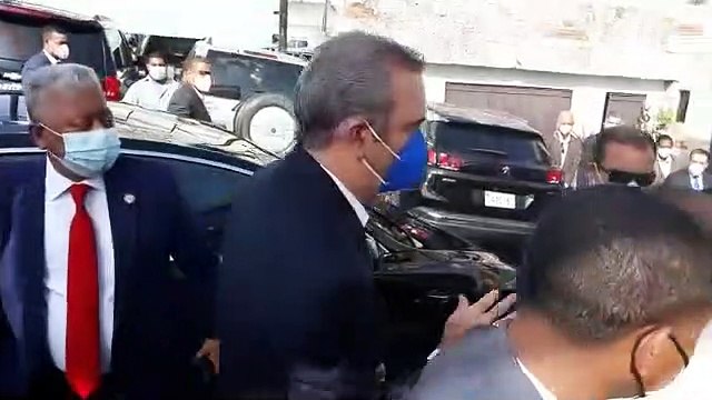 Llegada del Presidente Luis Abinader a reunión con Guillermo Moreno, Presidente de Alianza País.