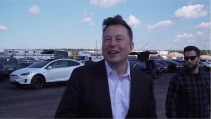 Tesla Continues Slump And Falls 9%