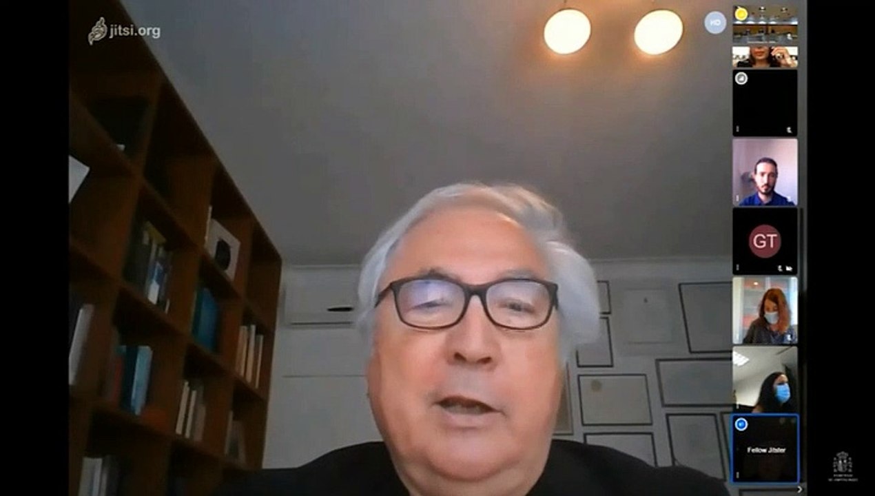 El ministro de Universidades, Manuel Castells, ha calificado este jueves de "leyenda urbana" su falta de actividad durante los meses de pandemia