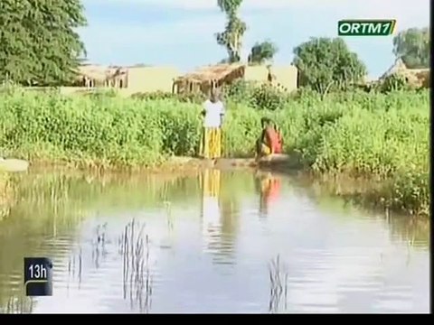 ORTM/Don de vivres et non vivres par le président du conseil régional de Koulikoro