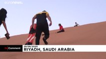 Homokszörffel ütik el az időt a szaúdi fiatalok