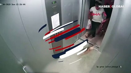 Asansörde kız arkadaşının köpeğini tekmeleyen kişiye soruşturma