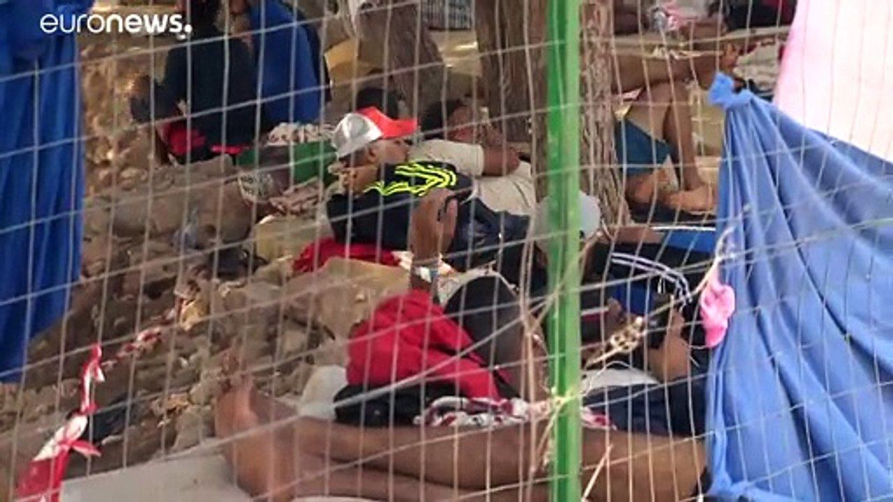 Hotspot auf Lampedusa: Migranten werden auf fünf Schiffe umquartiert