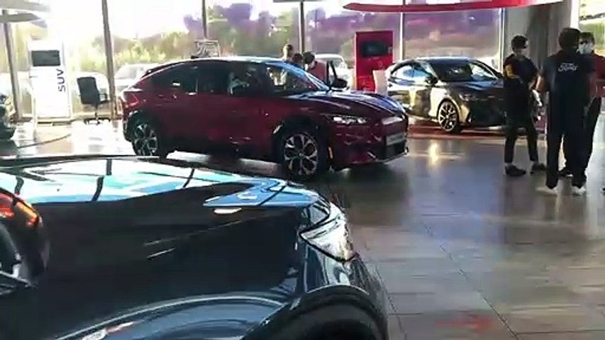 Vitrolles : Ford présente la Mustang Mach-E