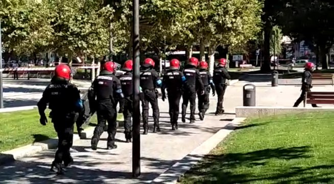 Más de 200 antifascistas se concentran contra Ortega Smith