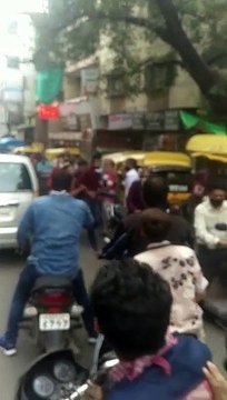 इंदौर में स्वास्थ्य विभाग की कोविड जांच की टीम के साथ हुई मारपीट
