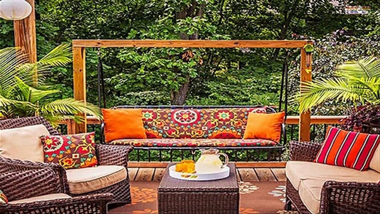 Nature Inspired Panoramic Country House