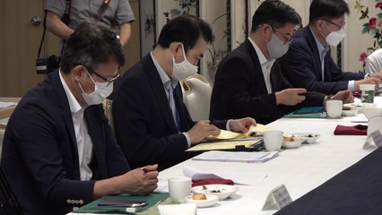 정부 "매출 기준으로 2차 재난지원 대상 선정...맞춤형 지원" / YTN