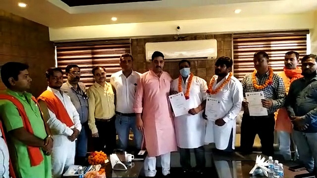 हिन्दू युवा वाहिनी भारत ने कार्यकर्ताओं को मनोनयन पत्र देकर किया सम्मानित