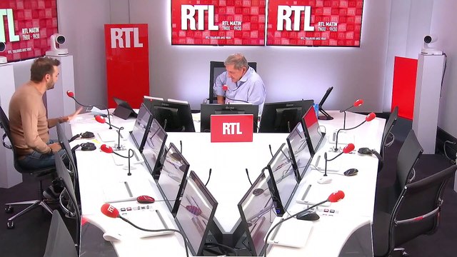 Cyril Lignac livre ses astuces pour réaliser un bar en croûte de sel