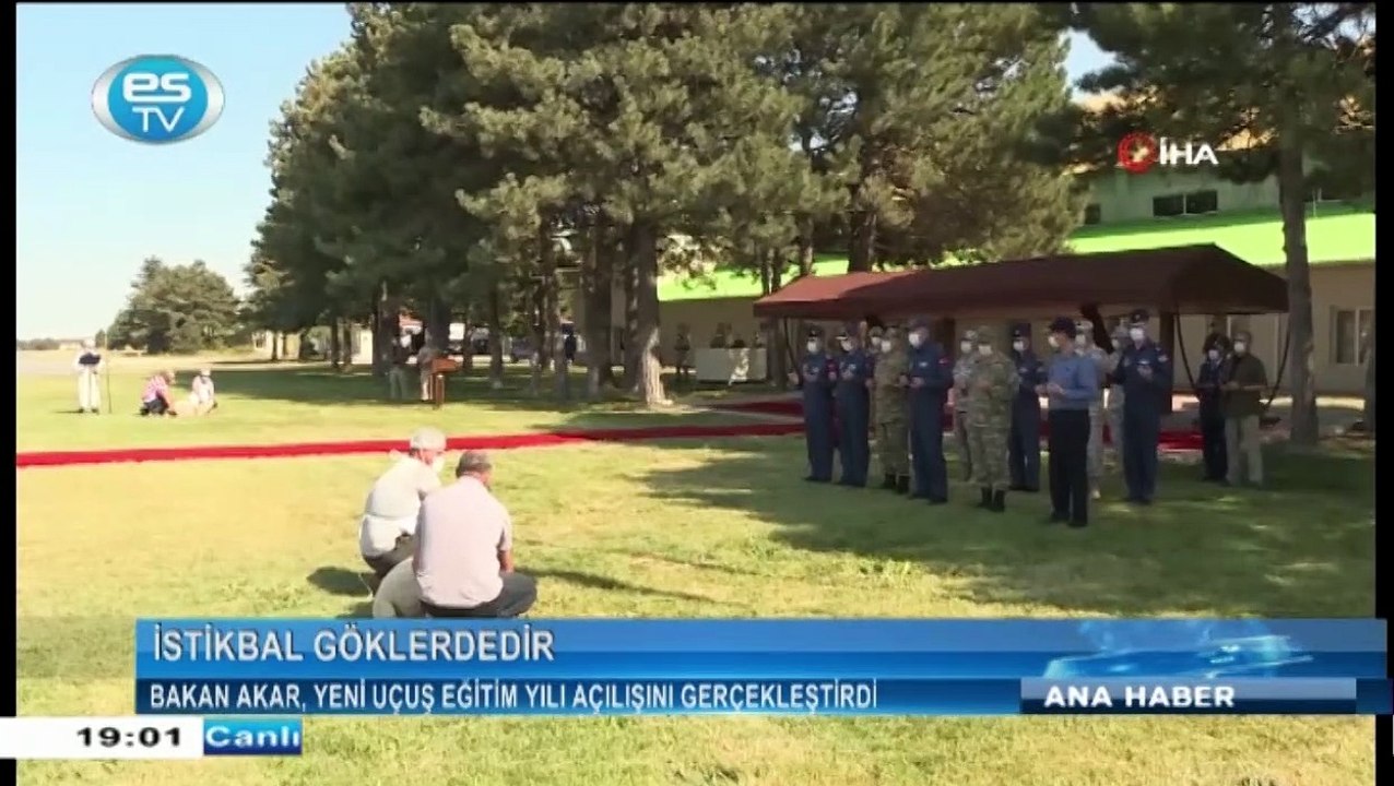 Bakan Akar, yeni uçuş eğitim yılı açılışını gerçekleştirdi