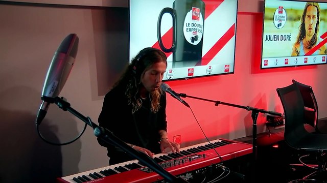 Julien Doré interprète Paris-Seychelles dans Le Double Expresso RTL2 (04/09/20)