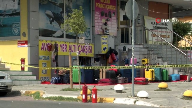 Avcılar'da bir mağazaya giren silahlı polisi alarma geçirdi. Silah zoruyla içerideki dışarı çıkaran zanlı, elindeki benzin şişesini dökerek yakma tehdidinde bulundu. Polisin şahsı ikna çabası sürüyor.