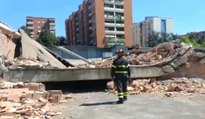 Roma - Crolla tetto autorimessa per bus: si scava tra le macerie (04.09.20)