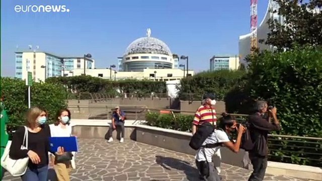 CΟVID-19: «Ο Μπερλουσκόνι δεν είναι στην εντατική και δεν υποστηρίζεται μηχανικά» λέει ο γιατρός του