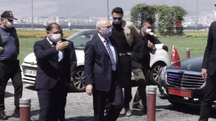 İzmir Valisi Köşger’den korona virüs denetimi