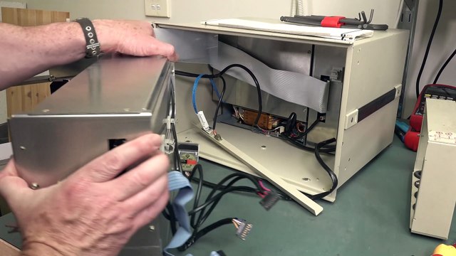 EEVblog #1334 - Mystery Dumpster Teardown