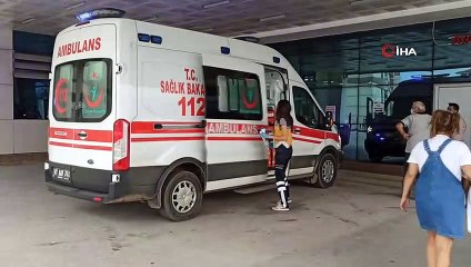 Fındık işçilerini taşıyan traktör devrildi: 14 yaralı