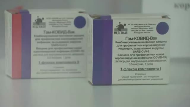 El ministro de Defensa ruso se pone la vacuna Sputnik-V contra el COVID-19