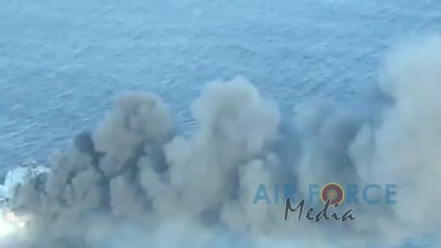 El incendio de un petrolero frente a Sri Lanka podría provocar una marea negra en el océano Índico