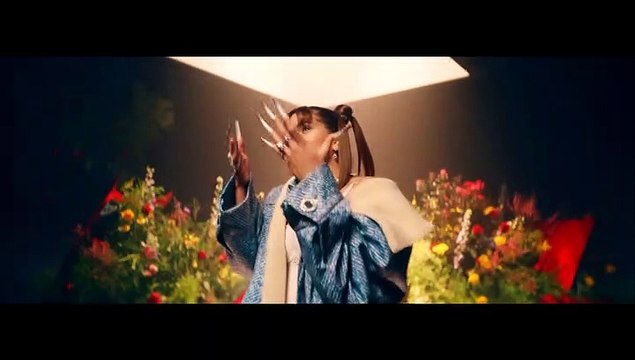Así suena 'Relación', con la colaboración de Rosalía