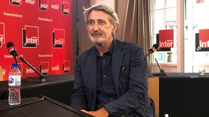Antoine de Caunes en escale à Deauville avant le Festival