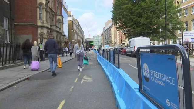 Londres élargit ses trottoirs pour permettre aux piétons de respecter la distanciation sociale