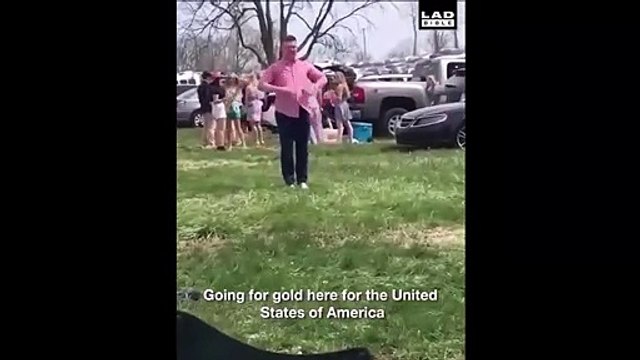 Cet homme qui n'a l'air de rien va vous rendre fou...