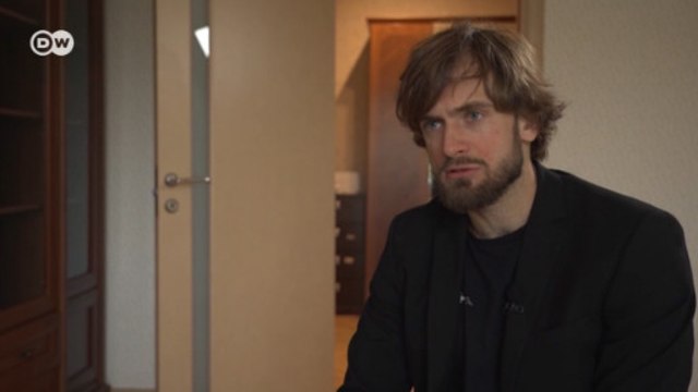 Отравление Навального: критики Кремля говорят об автографе Путина и санкции с самого высокого уровня