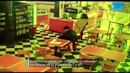 Se hicieron pasar por clientes y se robaron un celular en la pizzería de 7 y 47