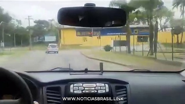 Motorista Bêbado atropela pedestre e Foge mais bate o carro e é preso em Curitiba