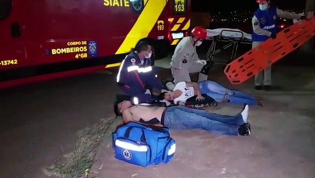 Duas pessoas ficam feridas em acidente na Avenida das Pombas