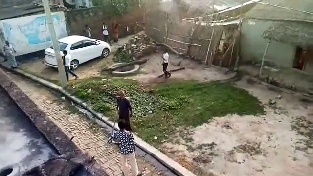 जमीनी विवाद को लेकर दो पक्षों के बीच हुईं मारपीट, चले ईंट पत्थर
