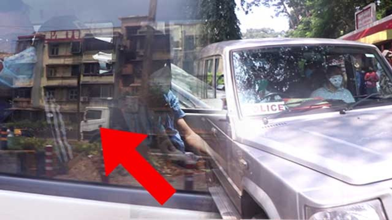 Sushant Singh Rajput: Rhea के भाई  Showik का हुआ medical test, ऐसे hospital से निकला बाहर |FilmiBeat