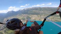 Utiliser une perche à selfie pendant du parapente (Lac d'Annecy)