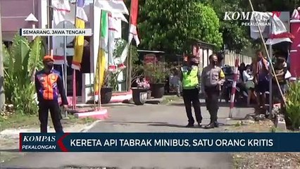 Kereta Tabrak Minibus, Satu Orang Kritis