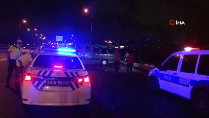 Yolun karşısına geçmeye çalışan 2 kişiye otomobil çarptı: 1 ölü 1 yaralı