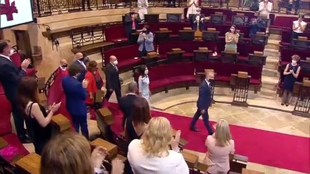 Urkullu toma posesión de su cargo como Lehendakari tras jurar ante el Árbol de Gernika