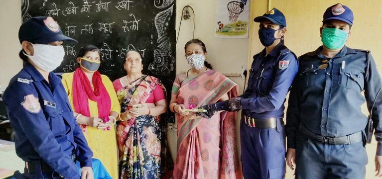 शिक्षक दिवस: निर्भया स्क्वॉड ने किया शिक्षकों का सम्मान