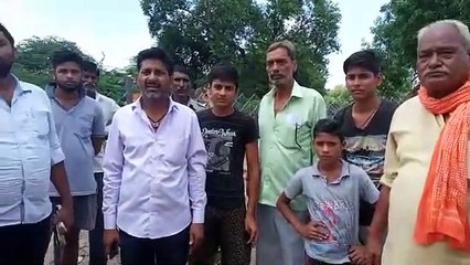 खलियान की जमीन पर ग्राम प्रधान व बीडीओ कर रहे अवैध निर्माण