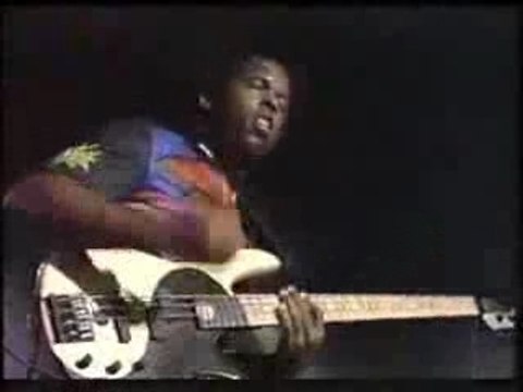 Victor Wooten Bass Solo - Sinister Minister