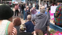 Tüntetés és ellentüntetés az illegális migráció miatt Doverben