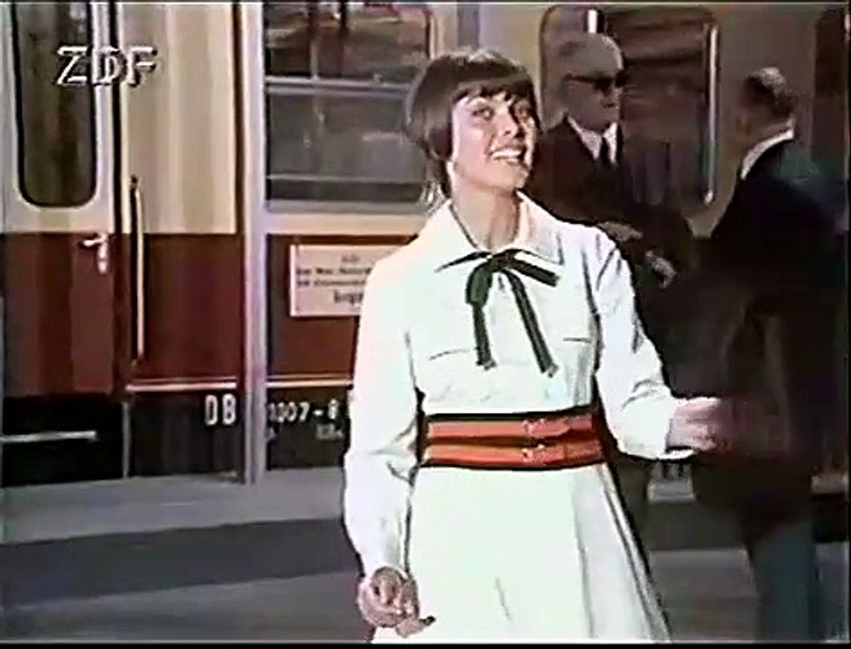 Mireille Mathieu - An Einem Sonntag In Avignon (Vergißmeinnicht, 16.04.1970
