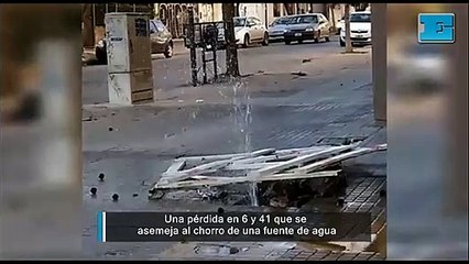 Una pérdida en barrio Norte se parece al chorro de una fuente de agua