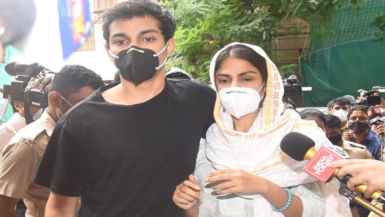 Rhea is ready for arrest, says his lawyer Satish Maneshinde