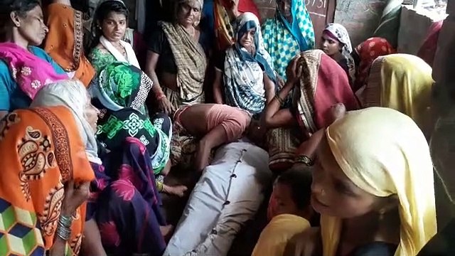 लखीमपुर खीरी: फंदे पर झूलती मिली किशोरी, रेप के बाद हत्या का आरोप