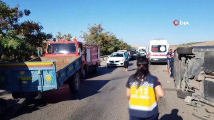 Traktöre çarpan otomobil yan yattı: 1 ölü 1 yaralı