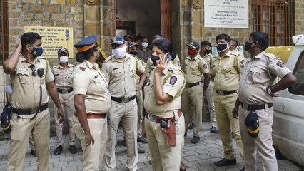 Download Video: Mumbai Police deployed, barricades at NCB office