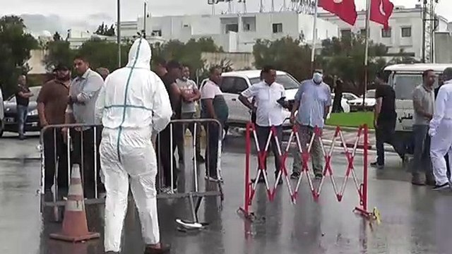 مقتل عنصر أمن في هجوم إرهابي وإرداء ثلاثة مهاجمين بسوسة في شرق تونس